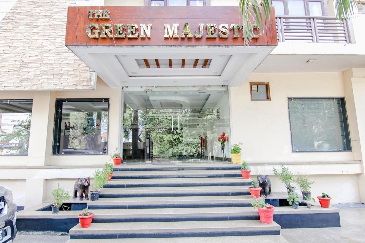 Fabhotel The Green Majestic Dehradun Exterior photo
